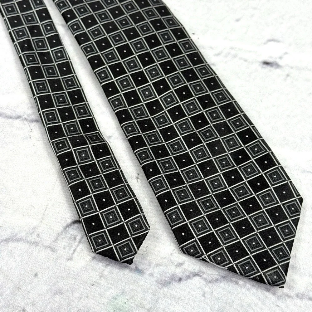Donald J Trump Signature Collection Silk Tie Black Geometric 60